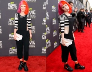 Love me some Hayley! she looks grunge-gorgeous sporting a black & white look